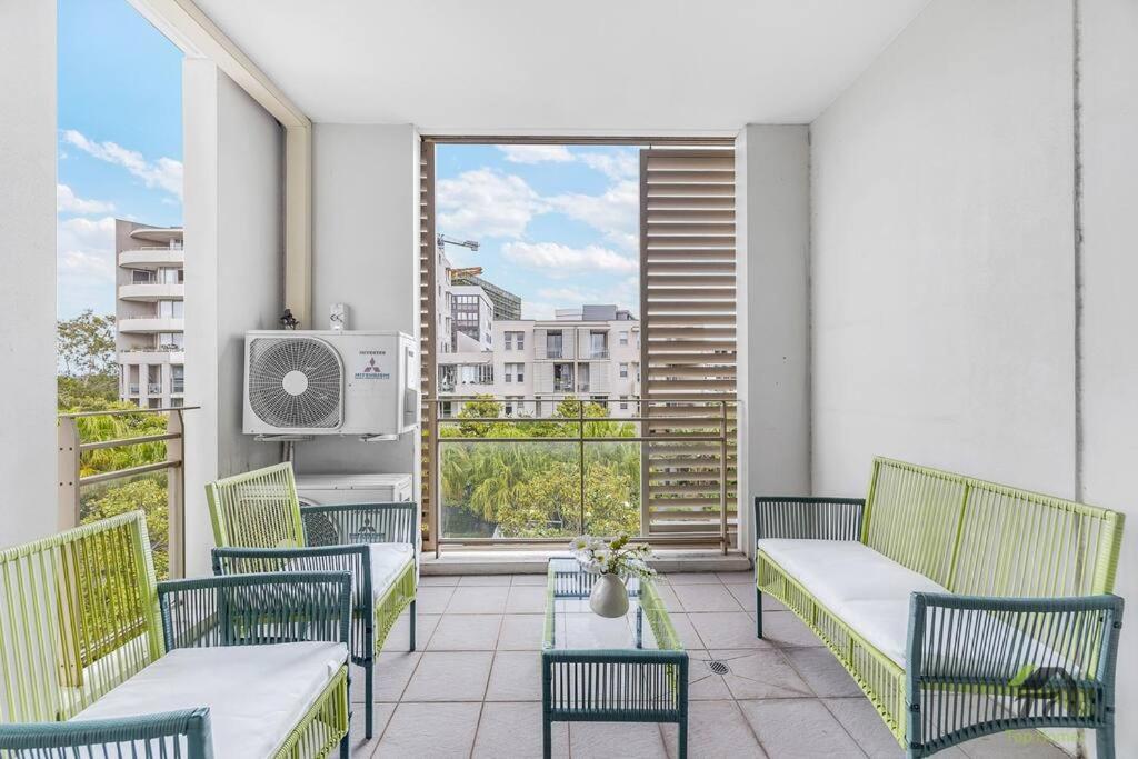 Apartment Utopia 2b2b In Wentworth Point&olympic Park Sydney